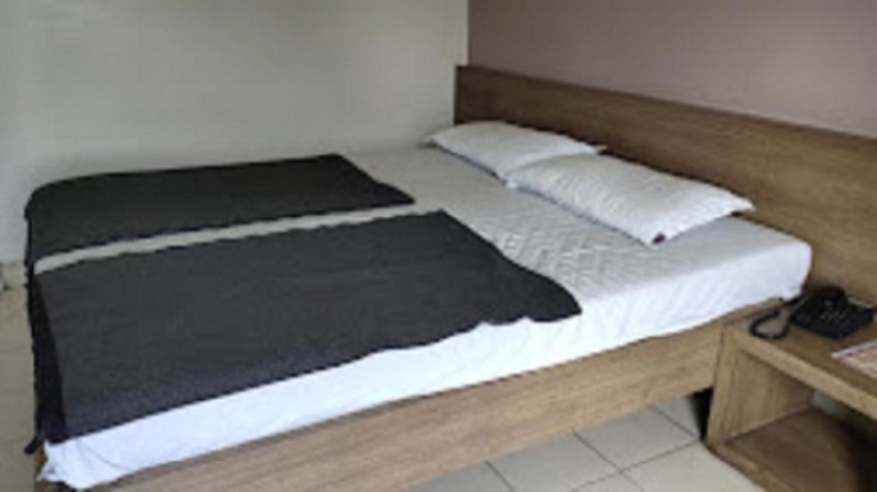 Hotel Abhishek ,Nashik Extérieur photo
