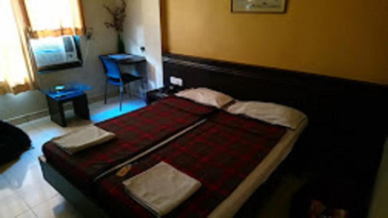 Hotel Abhishek ,Nashik Extérieur photo
